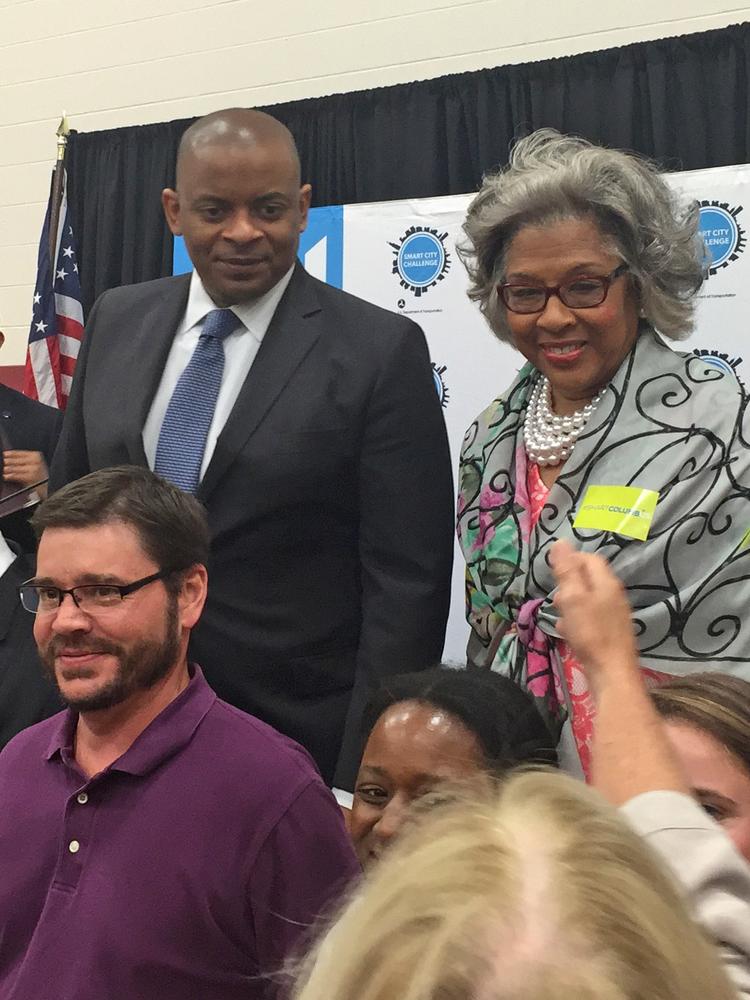 smart-city-announcement-presser-foxx-beatty*750xx1176-1568-0-0.jpg