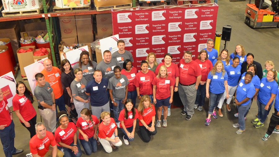 Bank of America, Wells Fargo and other local banks collect 400,000 pounds of food for Second