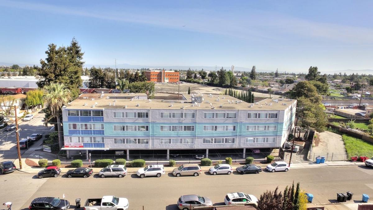 Trion buys Buckingham Apartments in Redwood City for 15 million