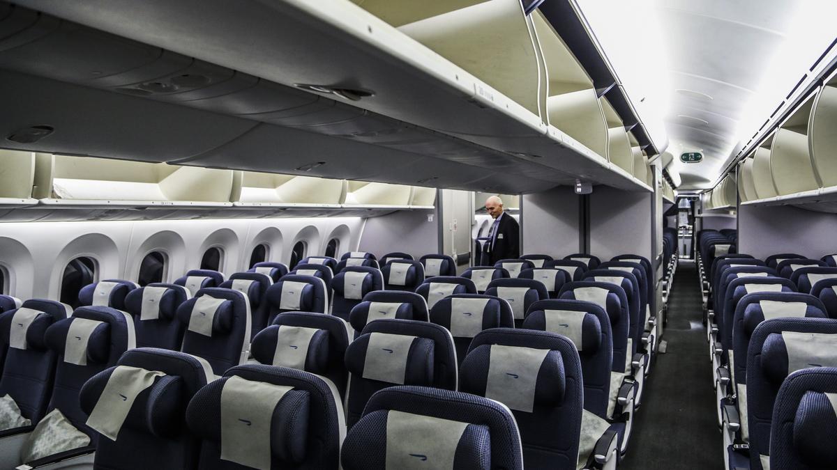 Bwi Welcomes Boeing S 787 Dreamliner Take A Peek Inside