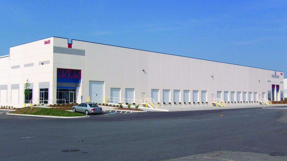 Stark Carpet Corp. renews lease at Crossroads Distribution Center in