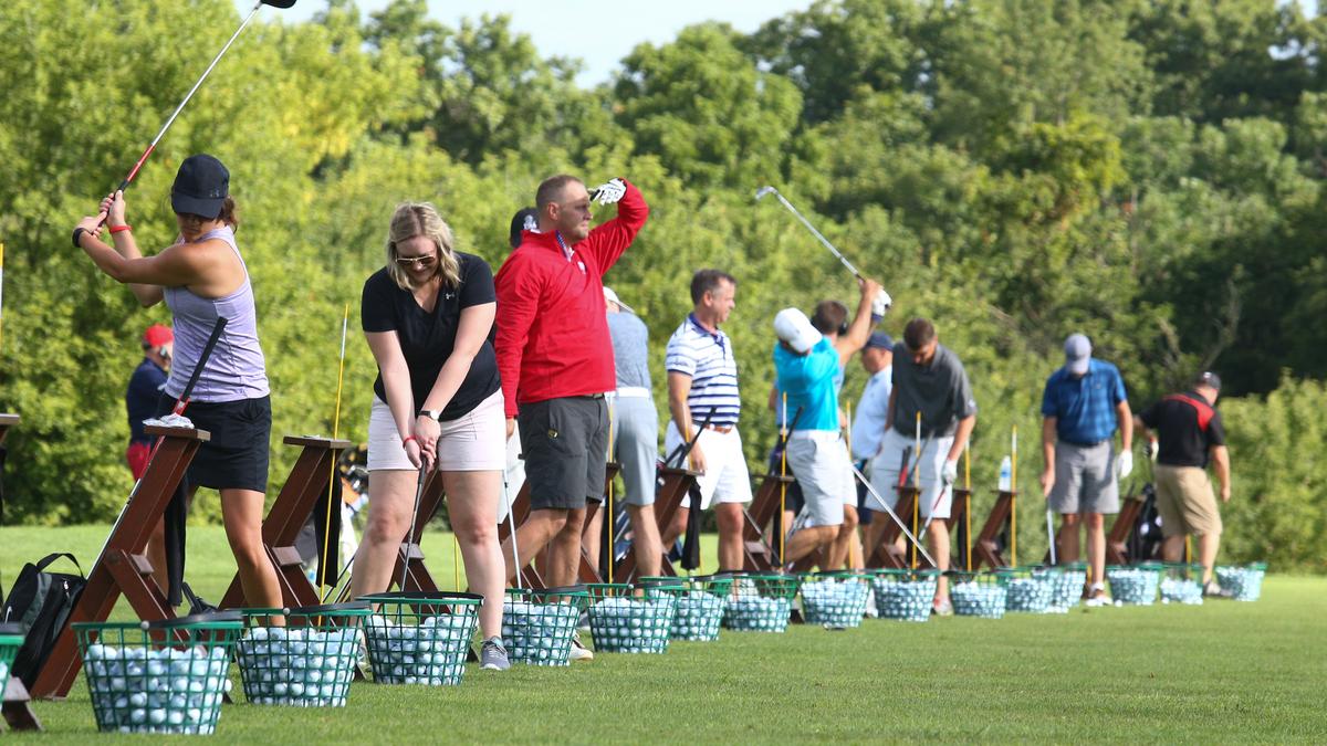 BonTon employees hit golf course to raise money for United Way
