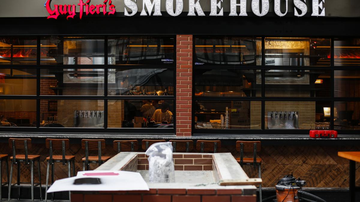 Guy Fieri S Smokehouse Is Opening Soon At Fourth Street Live Guy Fieri S Smokehouse Is Opening Soon At Fourth Street Live Louisville Business First