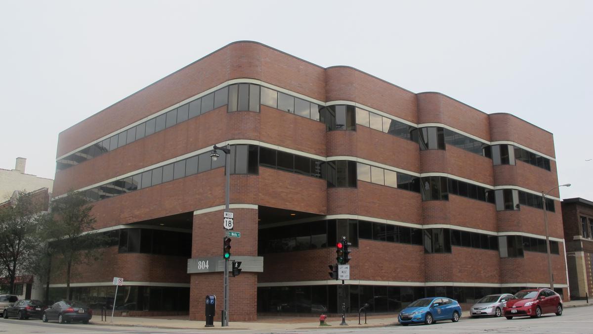 Foreclosed downtown Milwaukee office building sold to local investor