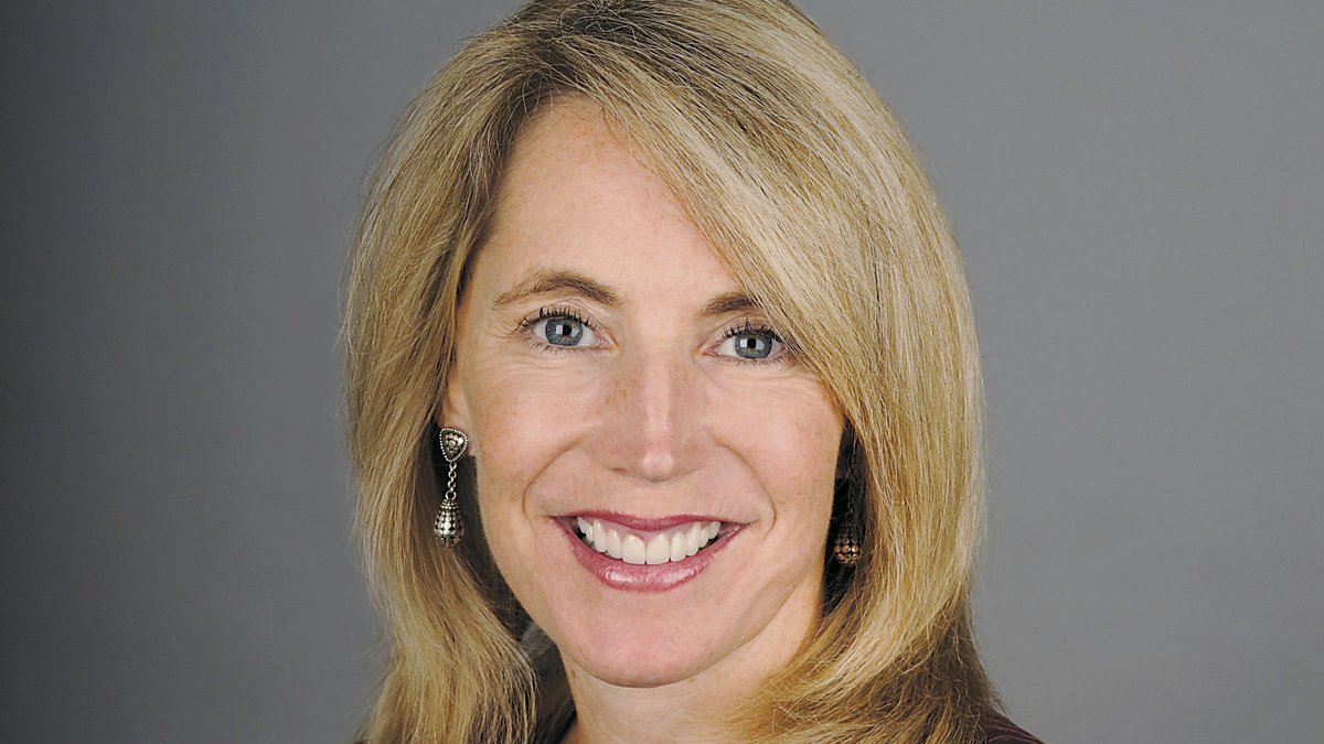 Women executives link golf to building business relationships