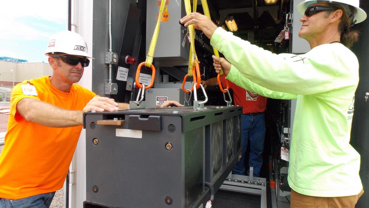 Hawaiian Electric flips switch on Oahu's first largescale battery