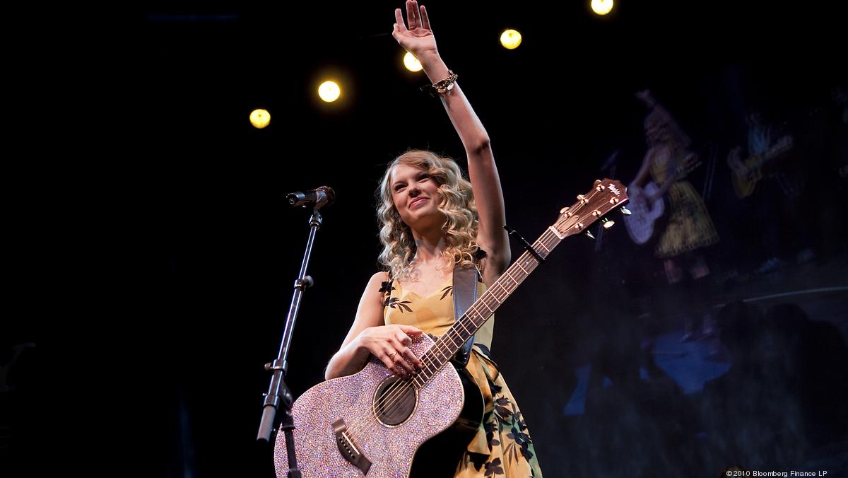 Taylor Swift to Headline Pre-Super Bowl Concert in Houston