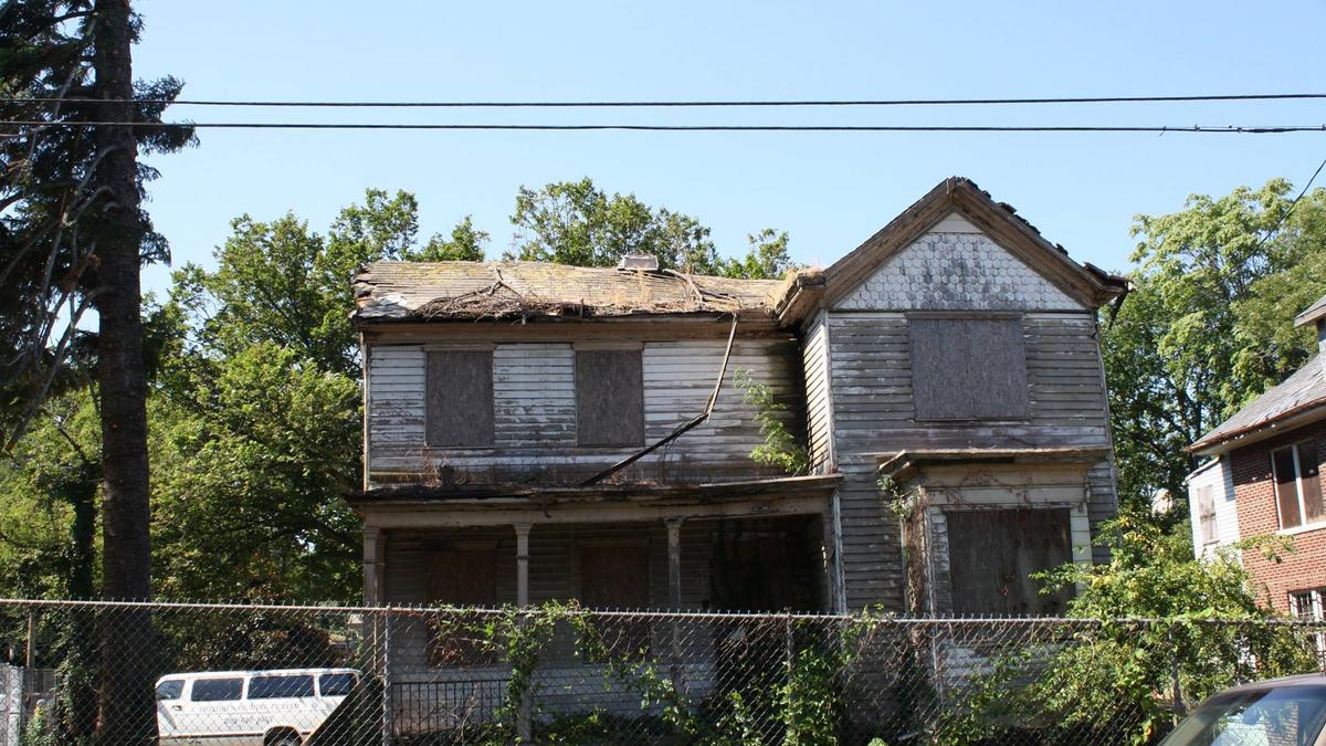 Four Anacostia houses are at heart of an affordable housing struggle