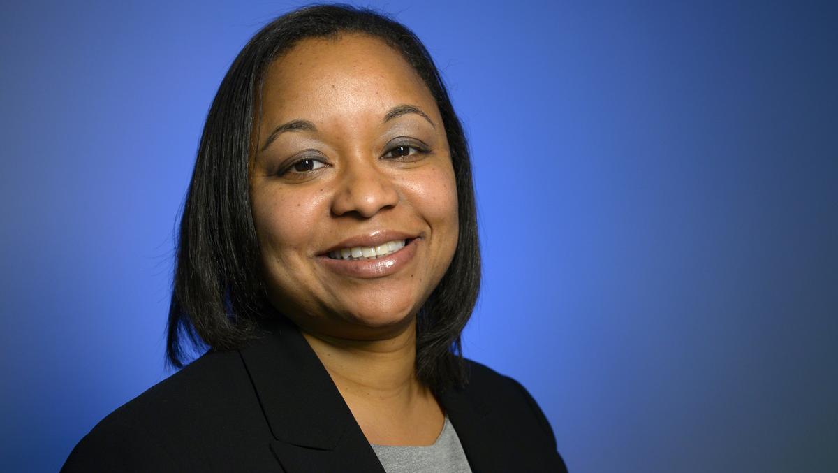 2016 40 Under 40 Aisha Lowe, associate dean, office of academic