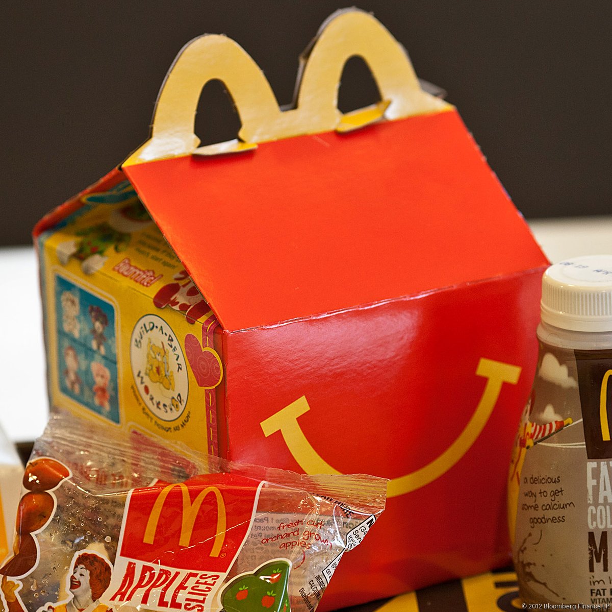 McDonald's new Happy mascot causes stir on social media, image size:1200x1199