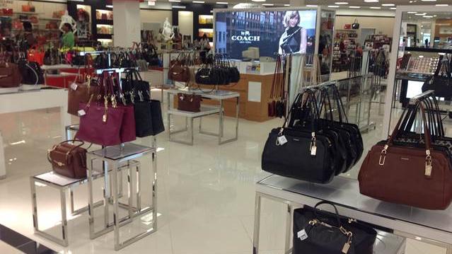 What Goes Around Comes Around: Raleigh Belk selling designer handbags at  big discounts - ABC11 Raleigh-Durham