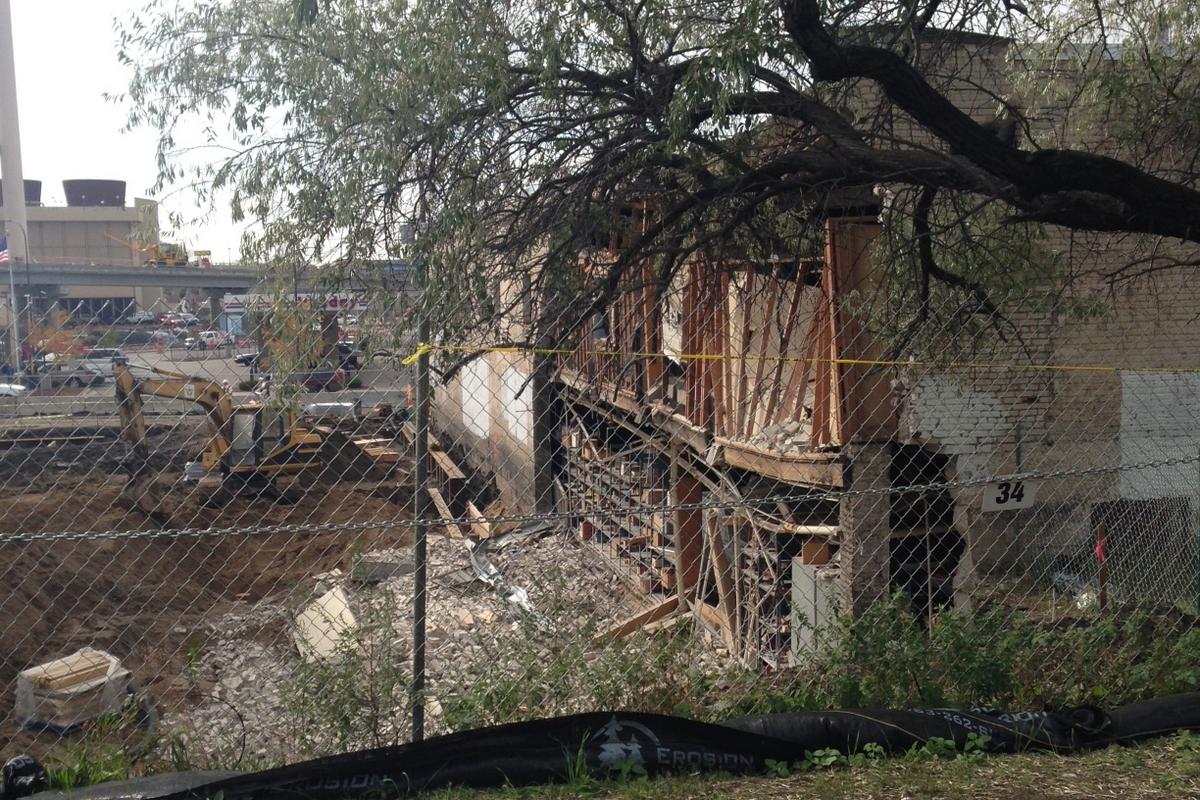 Minneapolis building wall collapses; no injuries reported at Weather