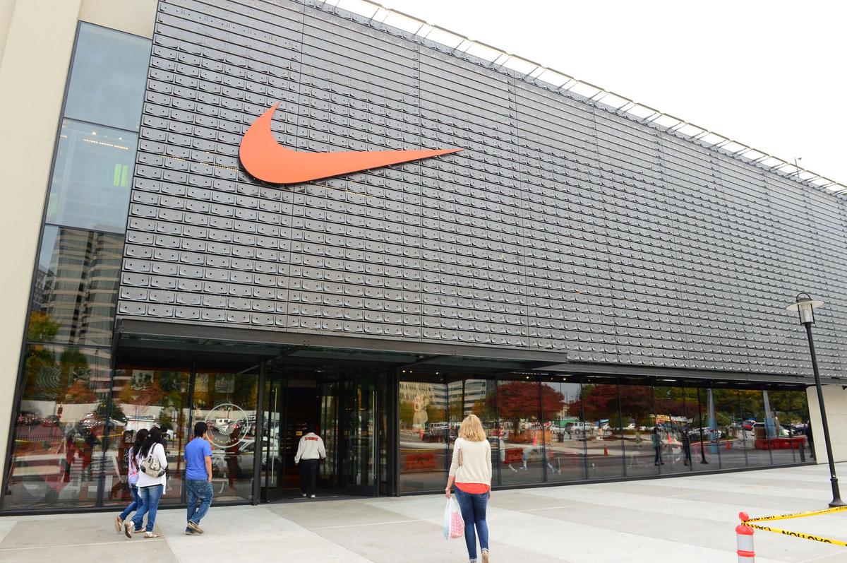 nike store valley plaza