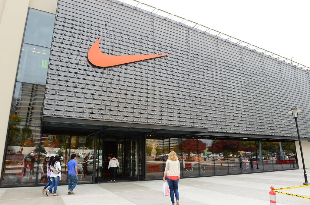 Relajante Empotrar Año $2 million Nike store opens at Lenox (SLIDESHOW) - Atlanta Business  Chronicle