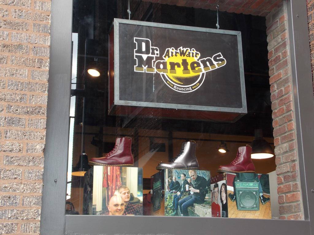 Dr martens outlet store near me