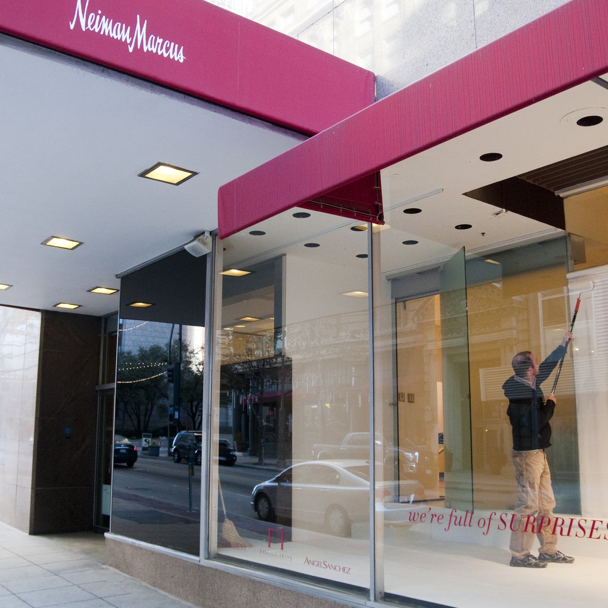Neiman Marcus Cuts Jobs at Headquarters Amid Restructuring – Footwear News