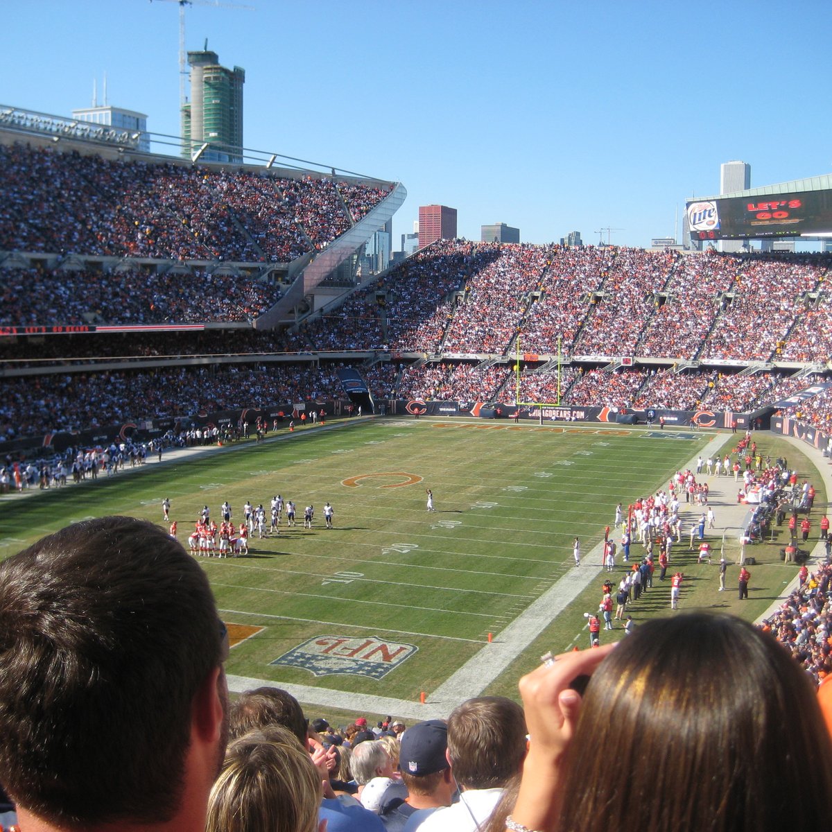 Bears fans get married at Soldier Field tailgate