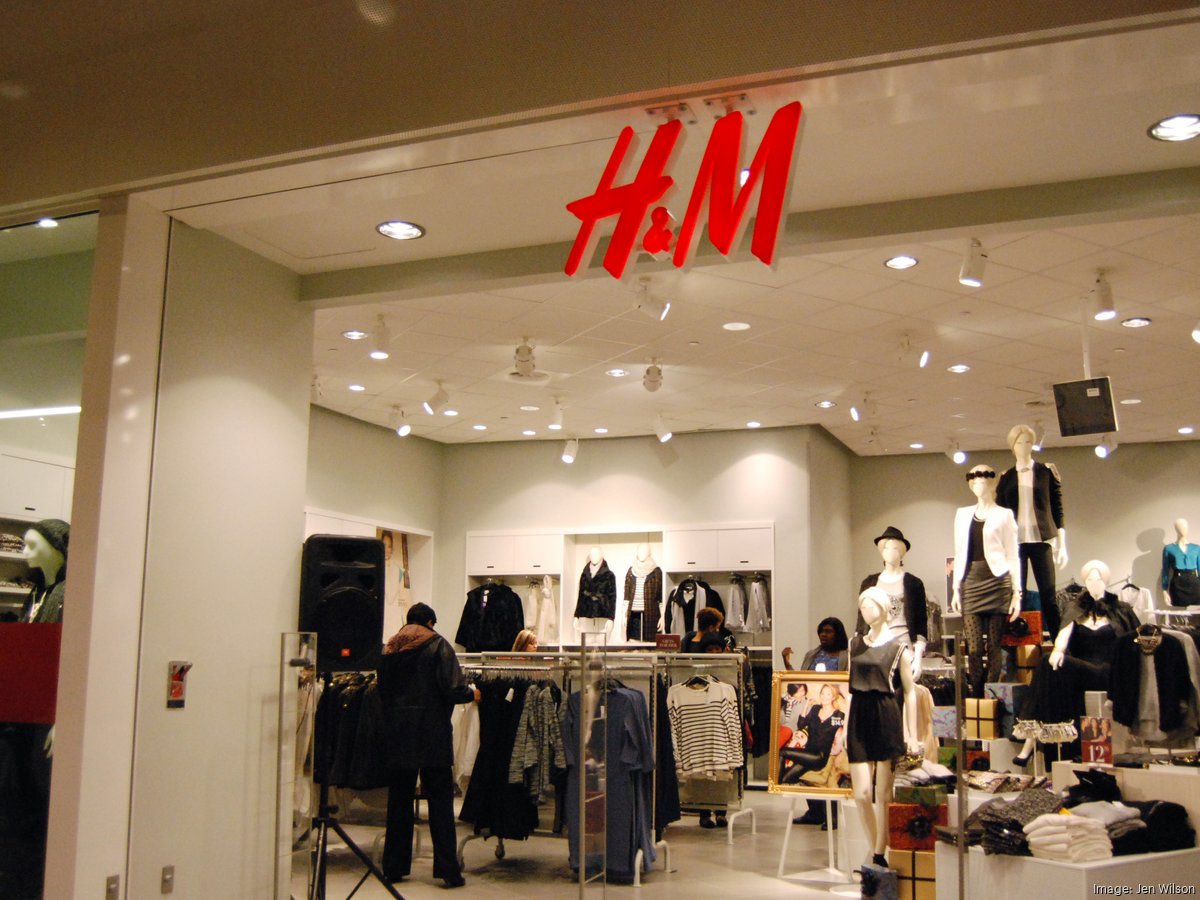 H&m river outlet oaks