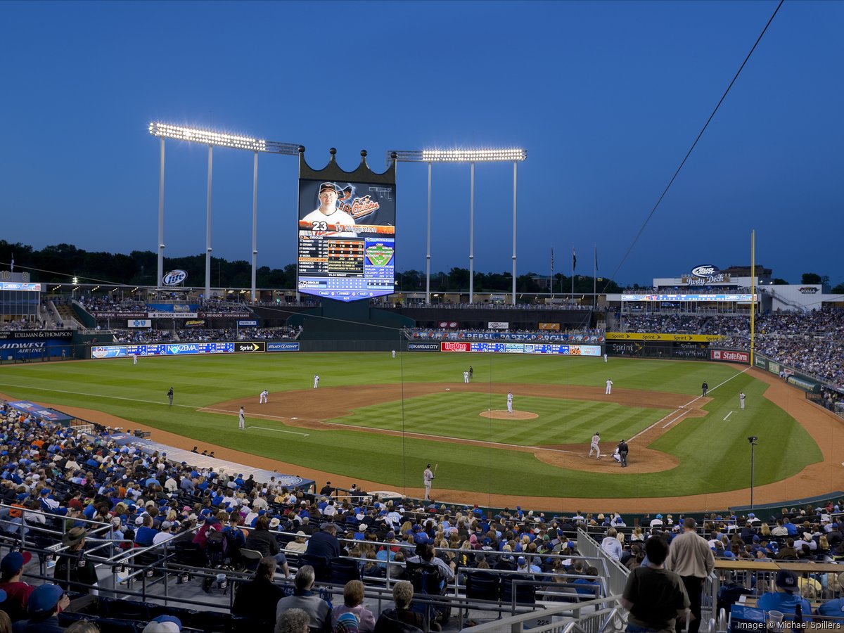 Kansas City Royals keep the line moving to 2015 World Series title - Kansas  City Business Journal