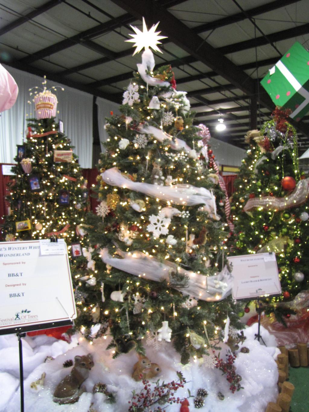 bbt natures wintery white wonderland tree celebrates the outdoors with rustic ornaments and furry - Bbt Christmas Eve Hours bbt natures wintery white wonderland tree celebrates the outdoors with rustic ornaments and furry - Bbt Christmas Eve Hours