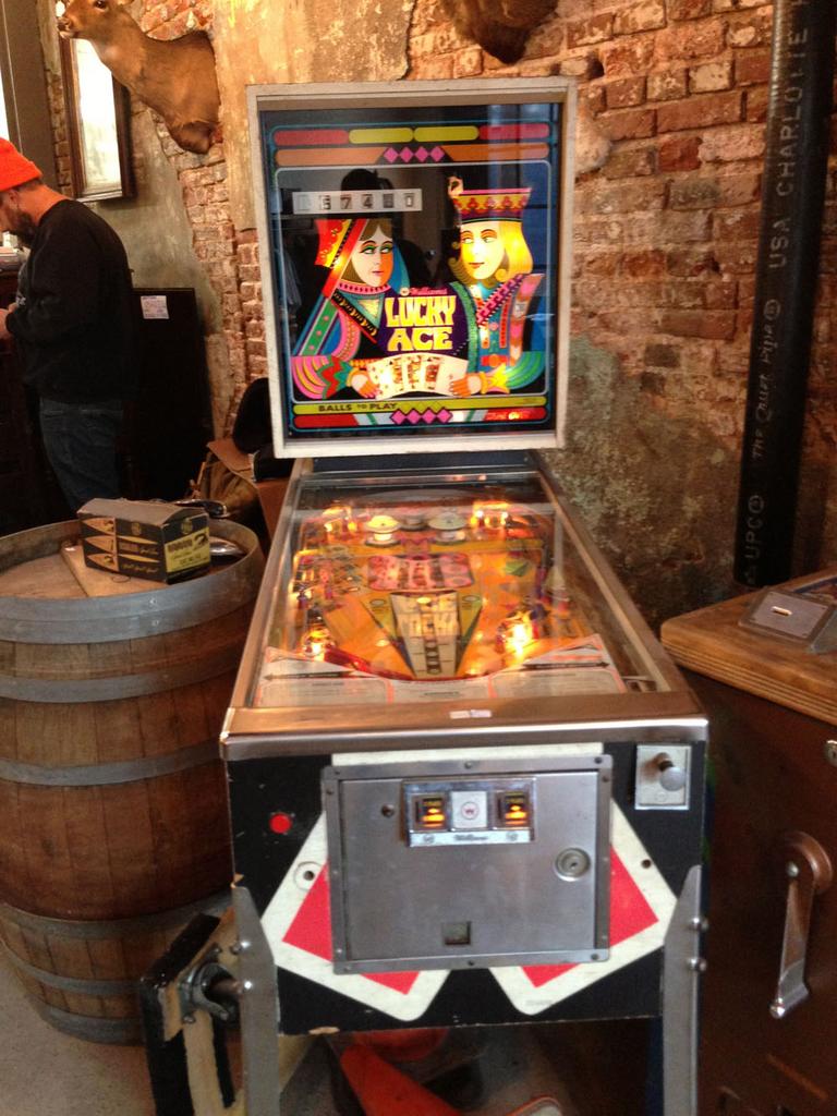 lucky ace pinball machine for sale