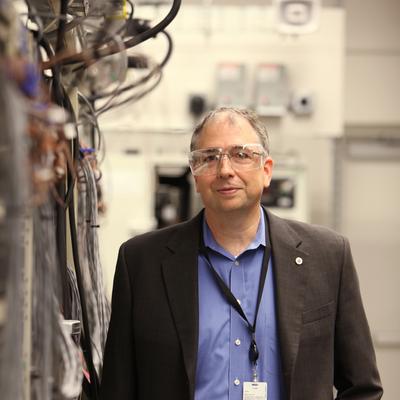 Johnson Controls stock drops after earnings; CEO Molinaroli expresses