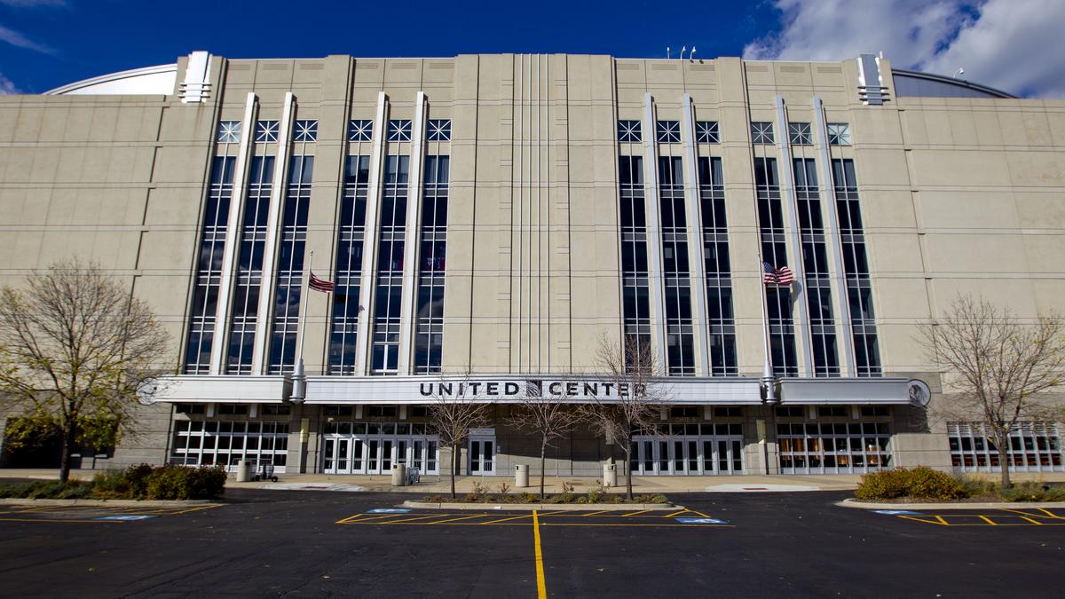 United Center could have new office building for staff, team store -  Chicago Business Journal