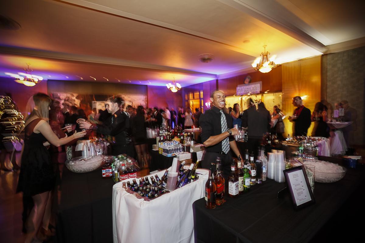 Nearly 1,000 young professionals attend Milwaukee holiday gala