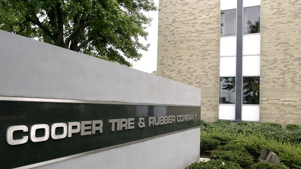 Cooper Tire & Rubber CEO Roy Armes tells Ohio Gov. John Kasich that AEP