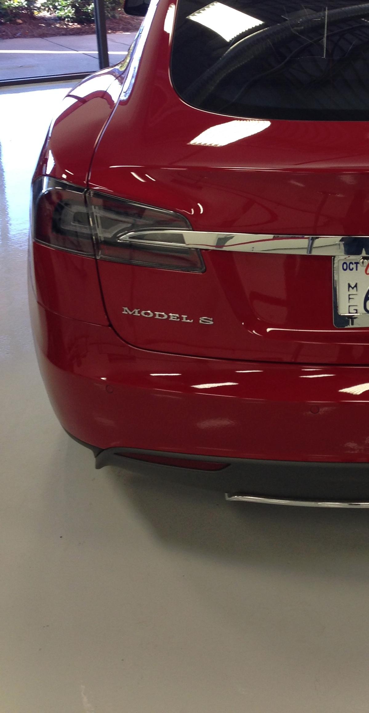 Carvana backs Tesla in dealership fight; offers preowned