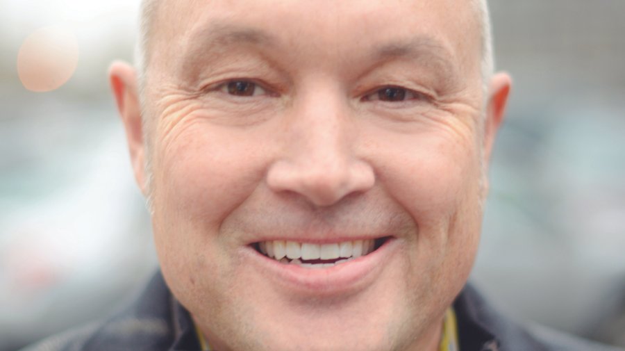 Why the owner of Blue Plate Restaurant Co. puts his cell number on