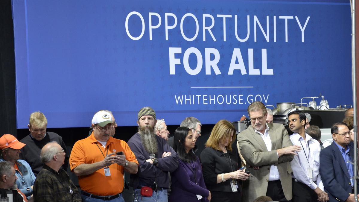 Union membership in Wisconsin tumbles below national average