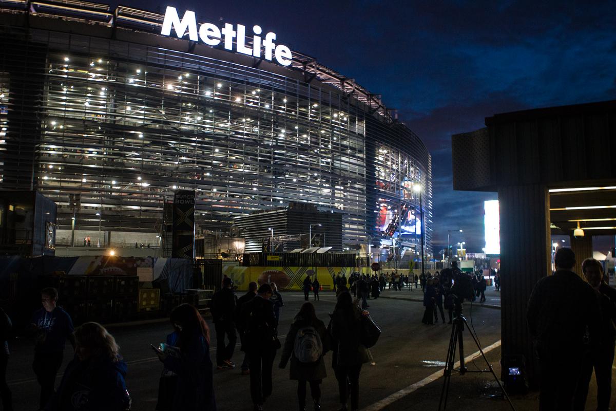Front Row Analytics spends 24plus hours tweeting about the Super Bowl
