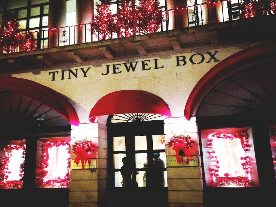 Will the snow ruin Valentine's Day for retailers and restaurants