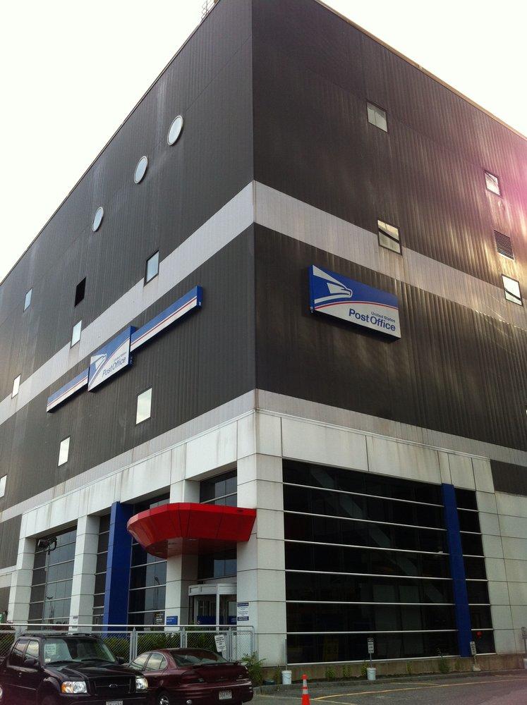 Feds slam Postal Service for lack of ‘arm’s length’ real estate deals