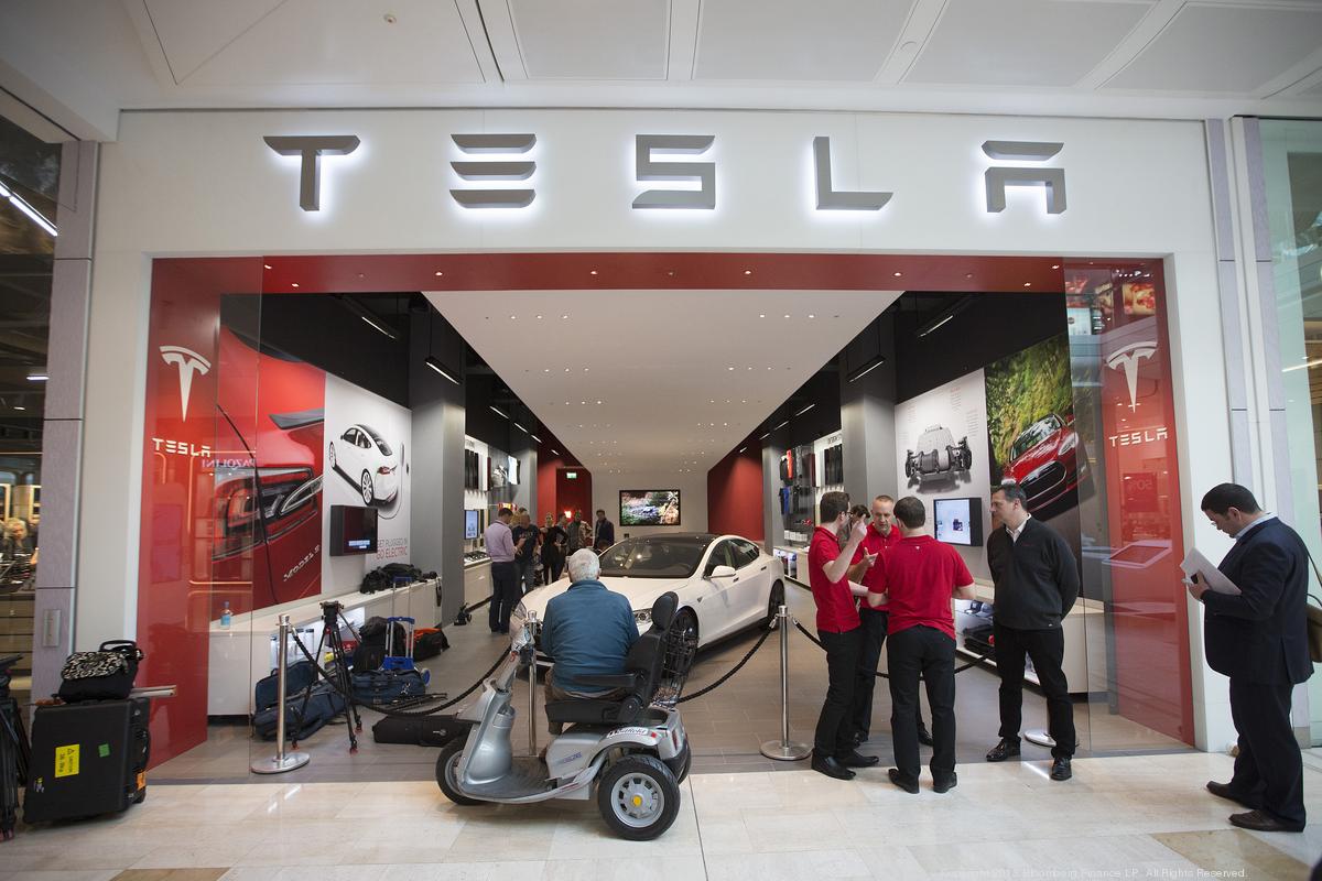 In unusual move, FTC officials throw support behind Tesla's direct