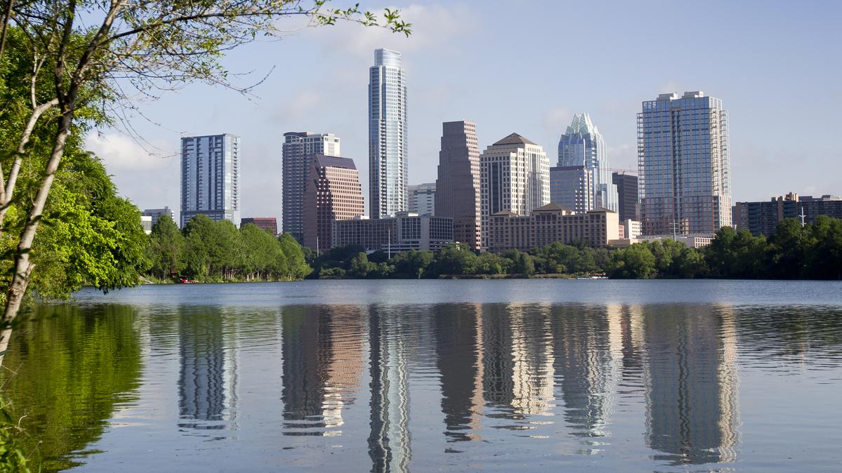 Endeavor Real Estate buys lakefront Joe's Crab Shack in Austin Austin