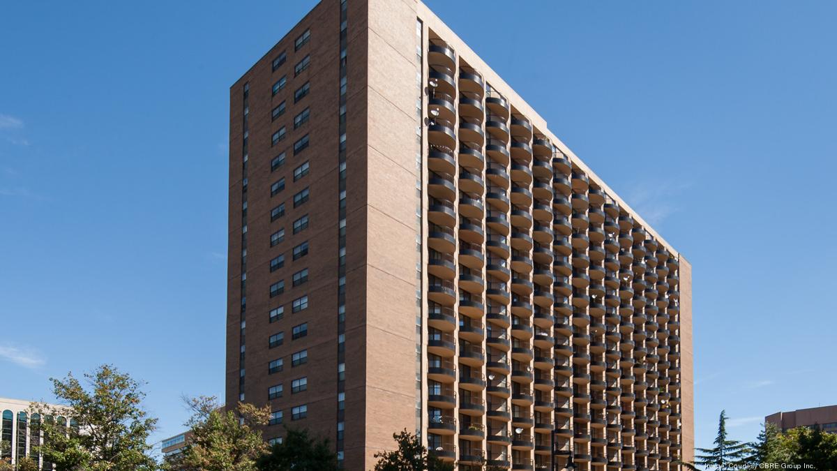 Pantzer Properties buys Pentagon City apartment building from Carlyle