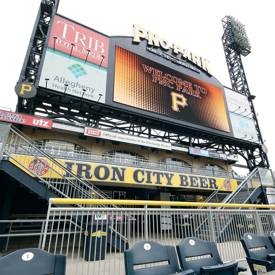 MLB Round Distressed Sign Pittsburgh Pirates