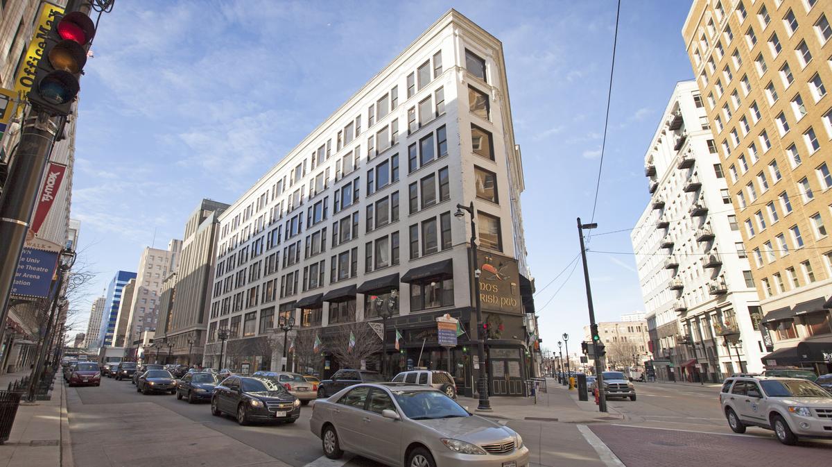 Apartments pitched for building near Grand Avenue in Milwaukee