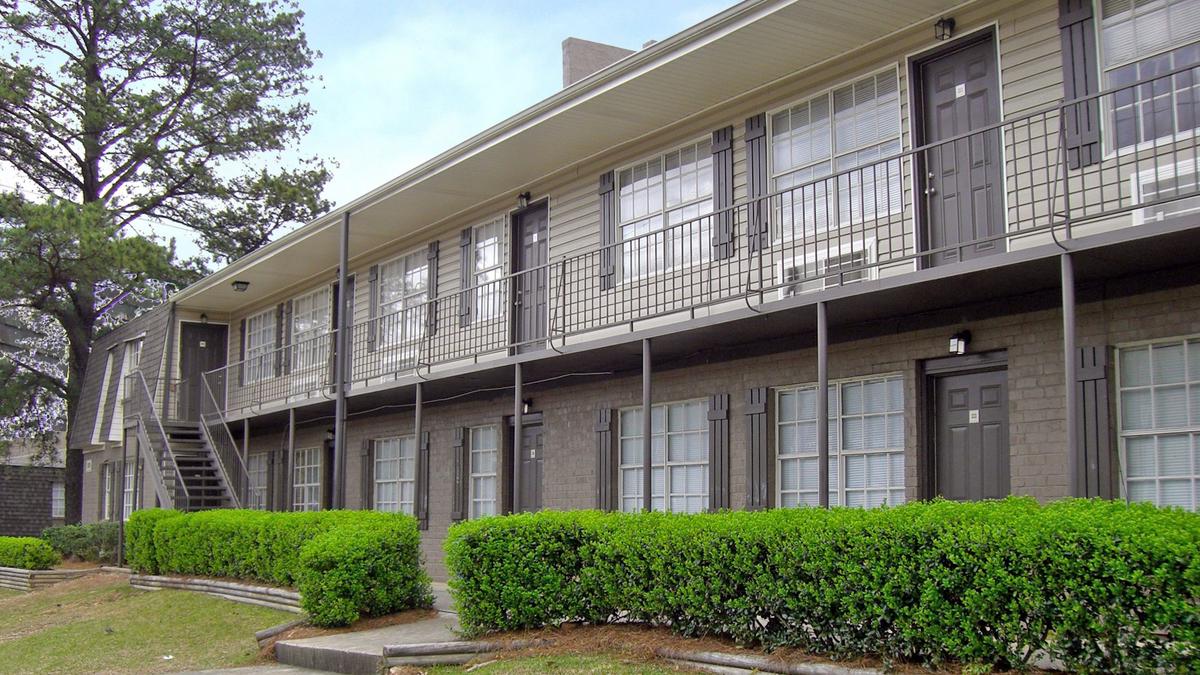 Fox Valley apartment complex sells for 4.1 million Birmingham