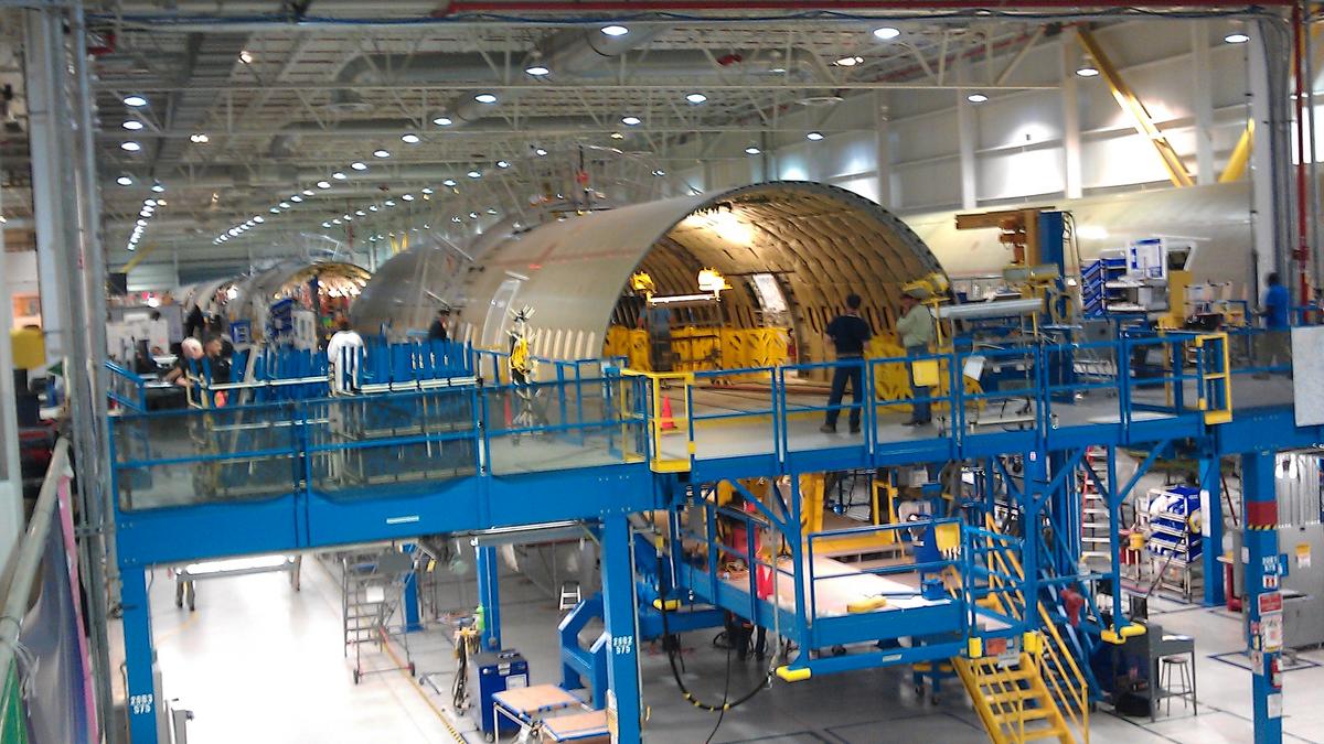 Boeing's Charleston workers get bonuses for better 787 production