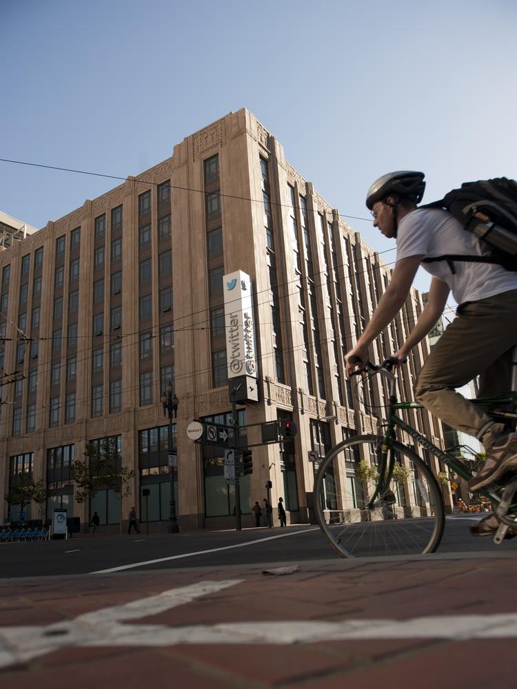 The landlord is quietly shopping Twitter’s headquarters. The future buyer could pay one of the highest prices for an office building in the city’s history.