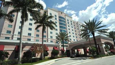 Hotels in Sunrise, FL - DoubleTree Sunrise-Sawgrass Mills