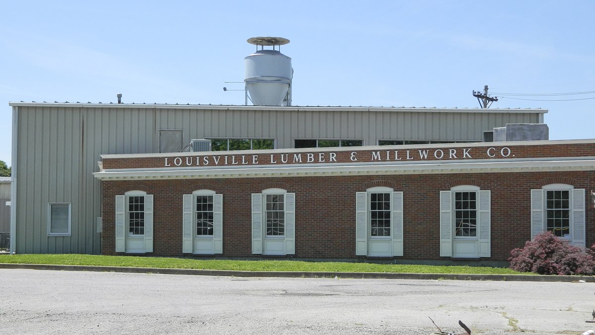 Louisville Lumber and Millwork work at Independence Bank in Paducah