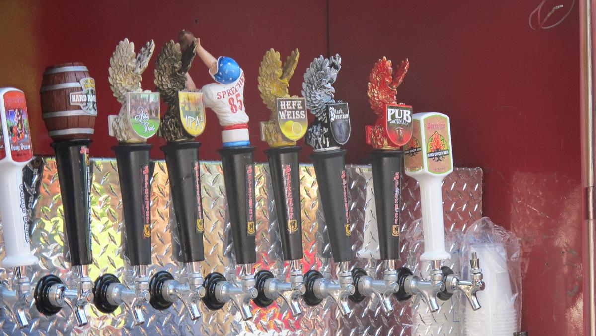 Eightytap restaurant and bar franchise Brass Tap making Wisconsin