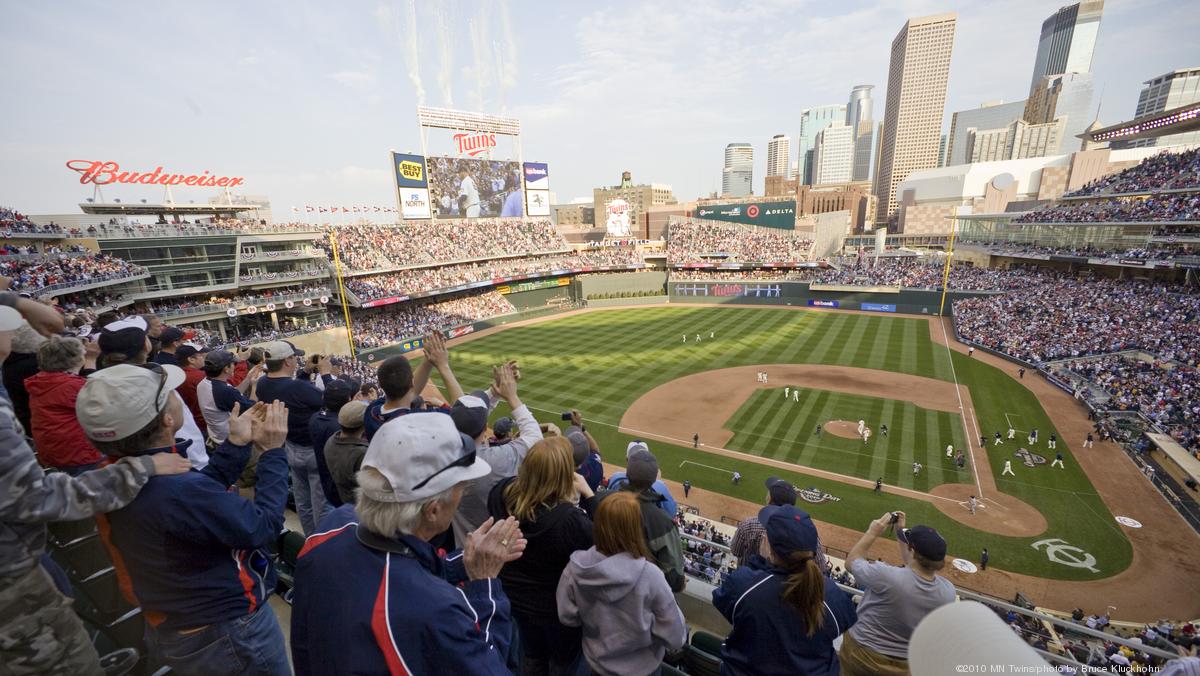 Statue of Harmon Killebrew on the Target Field Pavilion.Photo by