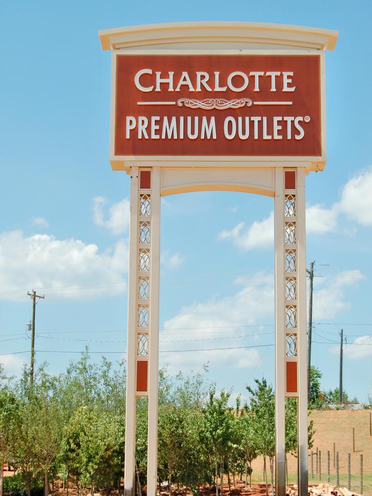 Charlotte Premium Outlets still hiring for Steele Creek outlet center - Charlotte Business Journal