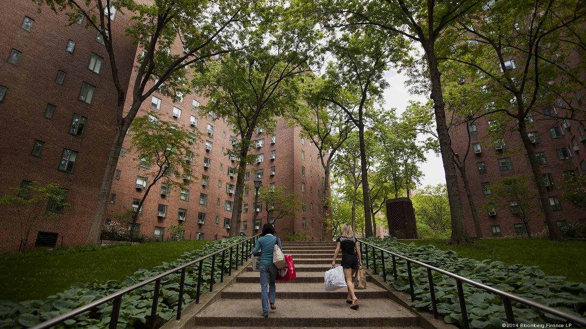 Blackstone Group bids 5.3B on Manhattan’s Stuyvesant TownPeter Cooper