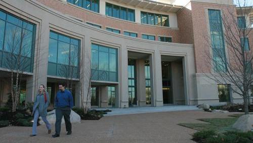 Fidelity cutting 400 jobs in Covington - Cincinnati Business Courier